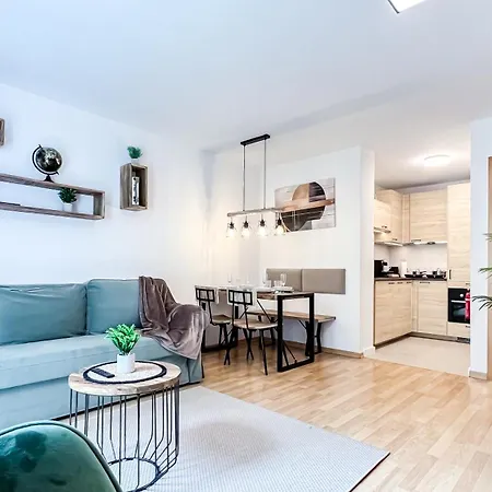 Stadtzentrum - Ruhiges Mit Kostenfreiem Stellplatz Bis 1,50m Fahrzeughoehe *