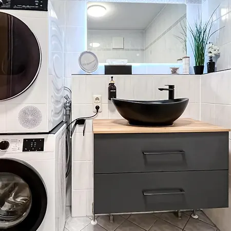 Stadtzentrum - Ruhiges Mit Kostenfreiem Stellplatz Bis 1,50m Fahrzeughoehe Leipzig