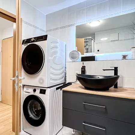 Stadtzentrum - Ruhiges Mit Kostenfreiem Stellplatz Bis 1,50m Fahrzeughoehe