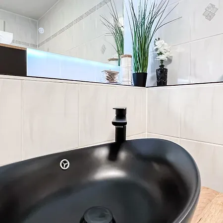 Appartement Stadtzentrum - Ruhiges Mit Kostenfreiem Stellplatz Bis 1,50m Fahrzeughoehe Leipzig