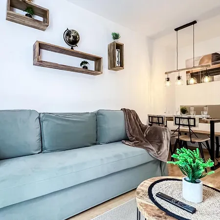 Stadtzentrum - Ruhiges Mit Kostenfreiem Stellplatz Bis 1,50m Fahrzeughoehe Lipsko