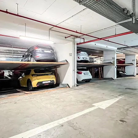 Stadtzentrum - Ruhiges Mit Kostenfreiem Stellplatz Bis 1,50m Fahrzeughoehe * Lipsko