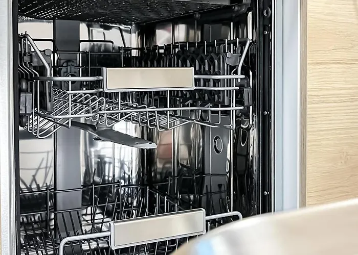 Stadtzentrum - Ruhiges Mit Kostenfreiem Stellplatz Bis 1,50m Fahrzeughoehe Appartement *